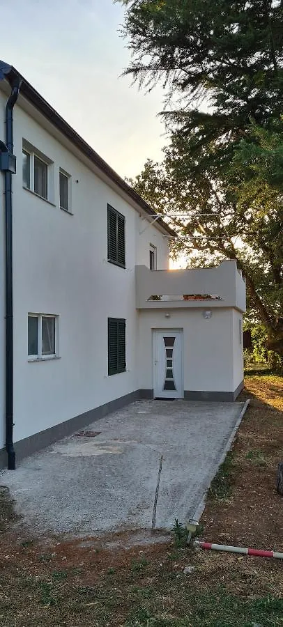 Apartment Brigitte Vrsi