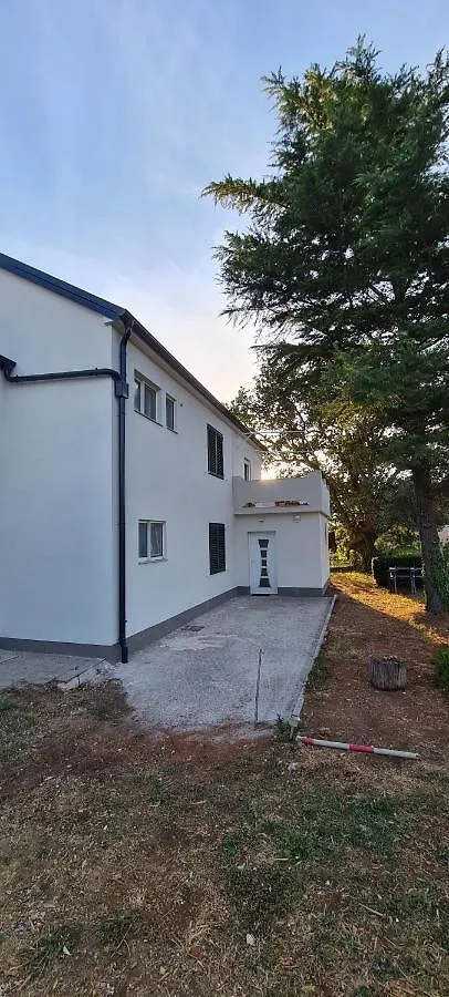Apartment Brigitte Vrsi