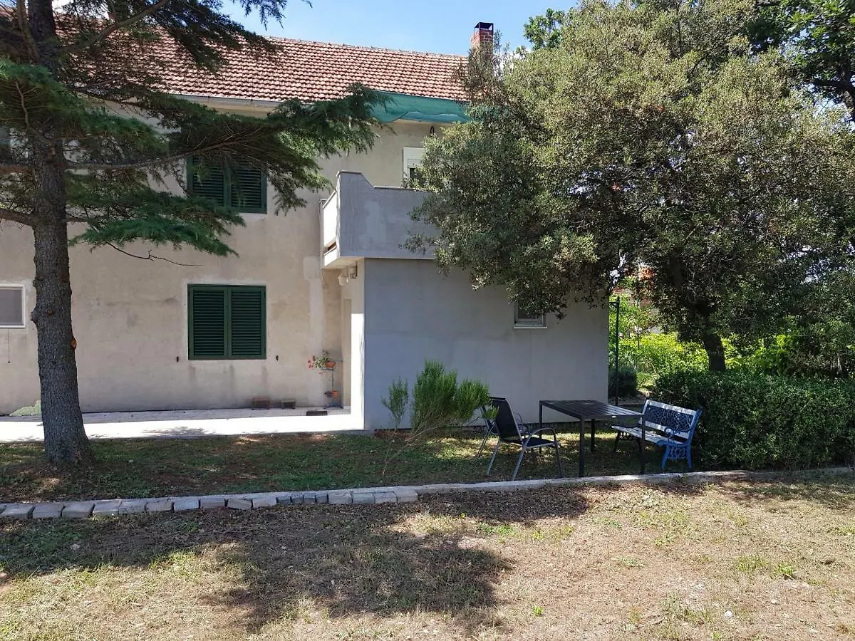Apartment Brigitte Vrsi