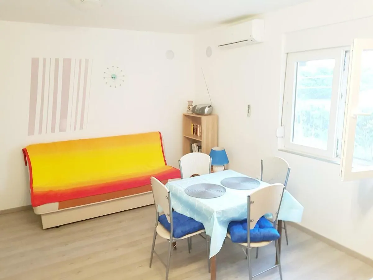 Apartment Brigitte Vrsi