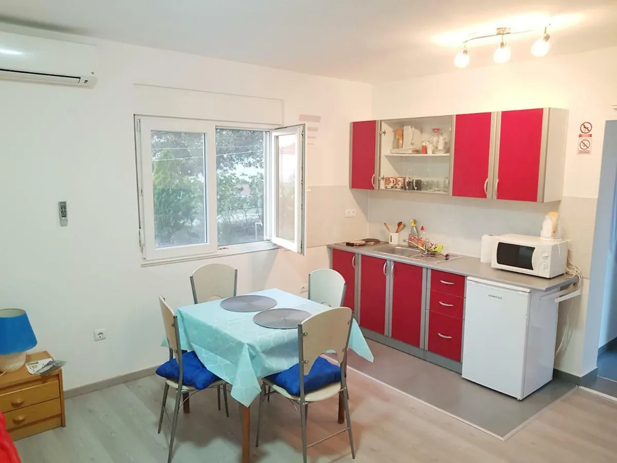 Apartment Brigitte Vrsi 0*,  Croatia