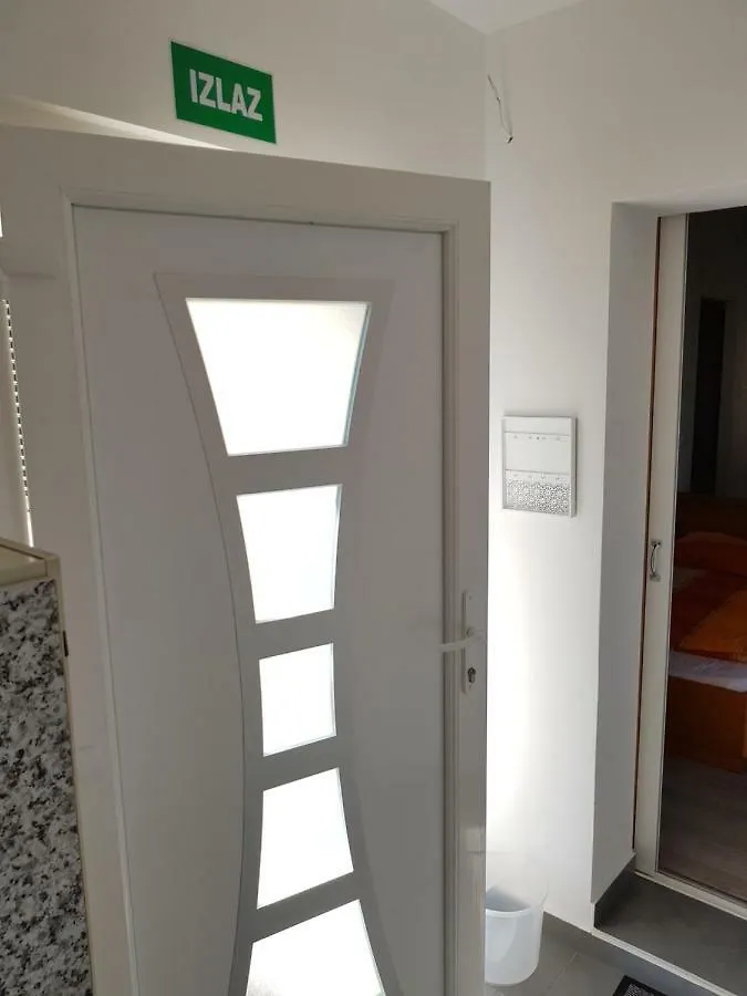 Apartment Brigitte Vrsi
