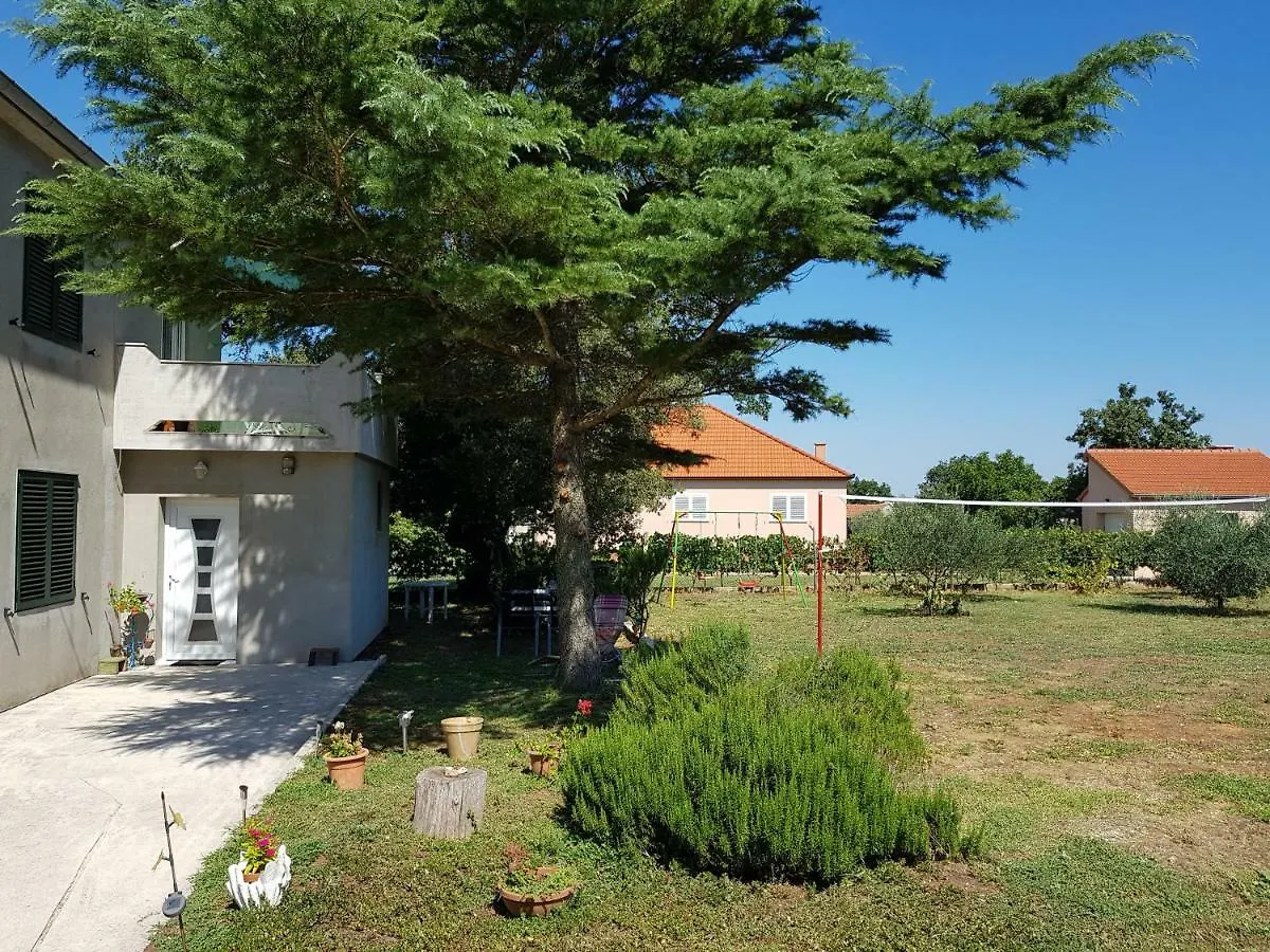 Apartment Brigitte Vrsi